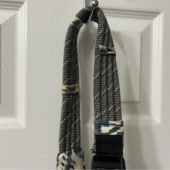 KAVU Tribal Print Rope Sling Bag Backpack - Picture 4 of 8